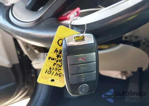 2017 Kia Optima Lx Turbo z USA, uszkodzony, nr VIN 5XXGT4L17HG150084